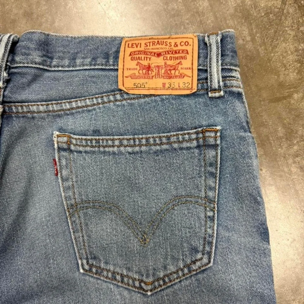 Y2K Levi's 505 Straight Fit Distressed Blue Jeans 36x31